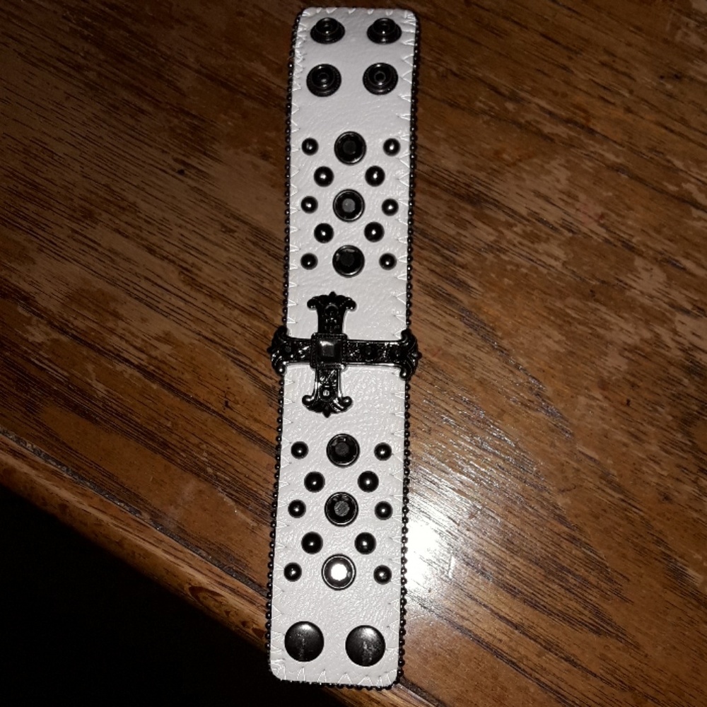 Leather cross braclet